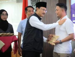 Mensos Gus Ipul Beri Santunan Rp15 Juta untuk Ahli Waris Korban Bencana Alam Banjir Bandang di Aceh Utara