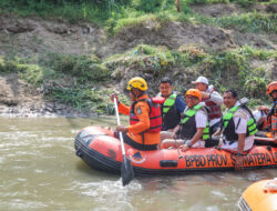 Gerindra Sumut Bersihkan Sungai Deli dan Bagikan Tong Sampah untuk Warga