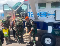 Satgas Korpasgat Distribusikan Logistik Pemda ke Koroway Batu