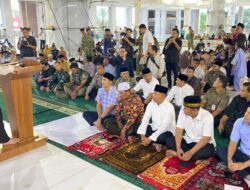 Ramadhan Hari Kedua: Tito Buka Puasa dan Tarawih di Masjid Islamic Center Lhokseumawe