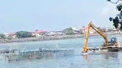 Eskavator Beroperasi, Petani Keramba Diminta Segera Kosongkan Waduk Pusong