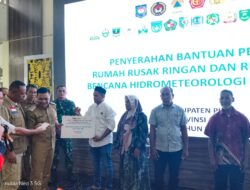 Korban banjir di Pidie terima bantuan perbaikan rumah rusak