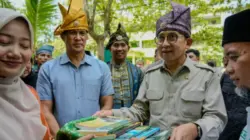 Tinjau Situs Sejarah, Menbud Fadli Zon Salurkan Bantuan Pasca-Banjir di Aceh Tamiang