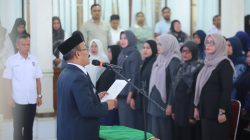 Sarjani Lantik 88 Pejabat untuk Memacu Kinerja Tapuga Pidie