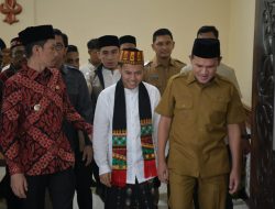Wagub Fadhlullah Sambut Juara AKSI Indosiar 2026 Habibi An Nawawi dengan Adat Aceh di Bandara SIM