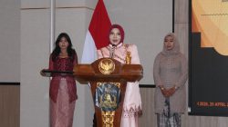 Satu Panggung dengan Tokoh Nasional, Anggota DPRA Bunda Salma Terima Kartini Award 2026