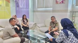 Percepat Pembayaran PBB, Kepala UPT V Bapenda Medan Sambangi Wajib Pajak Sampoerna Academy dan Komplek Citra Garden