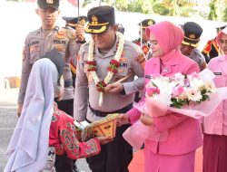 Diwarnai Tarian Ranup Lampuan dan Pedang Pora, AKBP Yulhendri Disambut Hangat di Mapolres Bireuen
