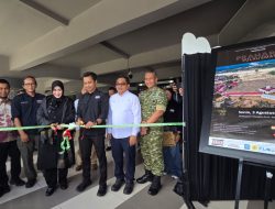 Pameran Foto ‘Prahara Pulau Emas’ Resmi Dibuka Wali Kota Illiza
