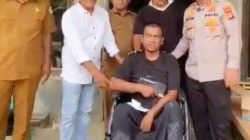 Baitul Mal Aceh Utara Bantu Kursi Roda Untuk Abdullah