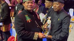Dedikasi Merawat Tradisi, Tgk Banta Khairullah Raih Penghargaan Tokoh Adat Aceh Utara 2026