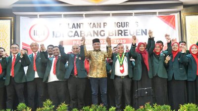 Dokter Zumirda Sp B FINACS, FICS, Kembali Dipercayakan Sebagai  Ketua Ikatan Dokter Indonesia (IDI) Bireuen