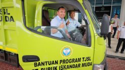 Wujudkan Lingkungan Bersih, PIM Dukung 1 unit Armada Truk Pengangkut Sampah kepada Pemerintah Kota Lhokseumawe